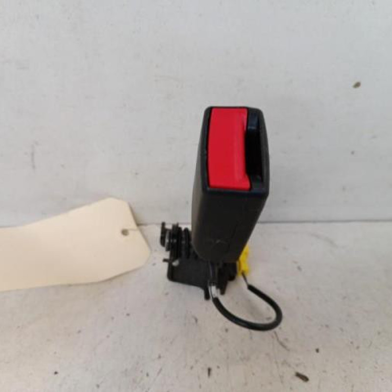 Attache ceinture arriere gauche MERCEDES CLASSE A 176