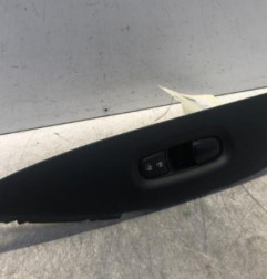 Interrupteur de leve vitre avant droit NISSAN QASHQAI 2