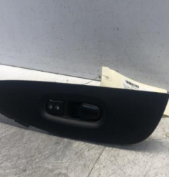 Interrupteur de leve vitre avant droit NISSAN QASHQAI 2 Photo n°3