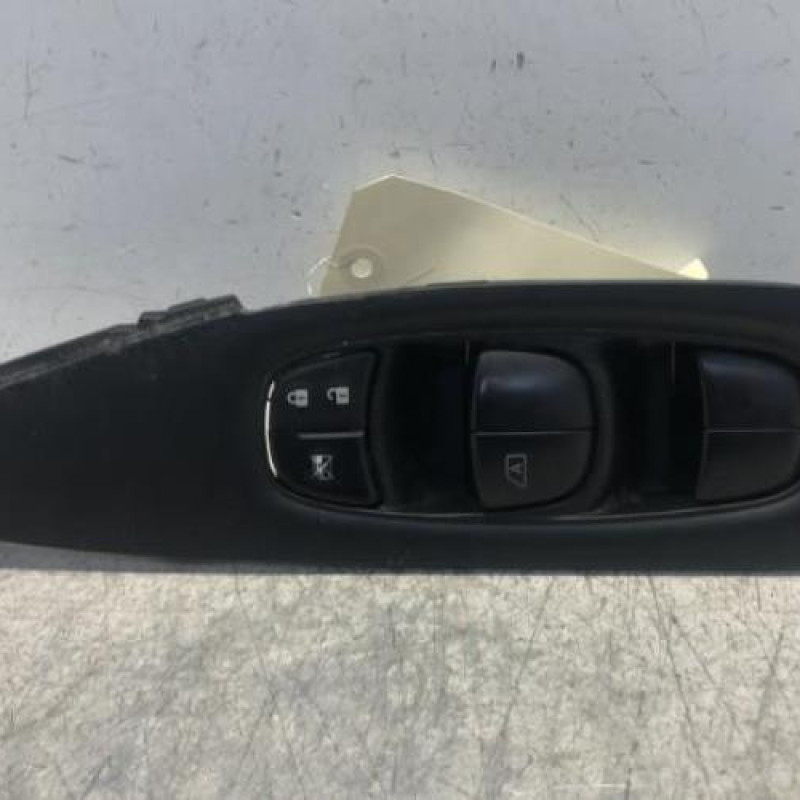 Interrupteur de leve vitre avant gauche NISSAN QASHQAI 2