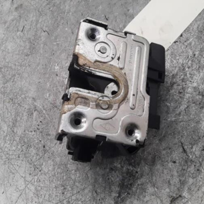 Serrure avant droit DACIA DUSTER 1 Serrure avant droit DACIA DUSTER 1