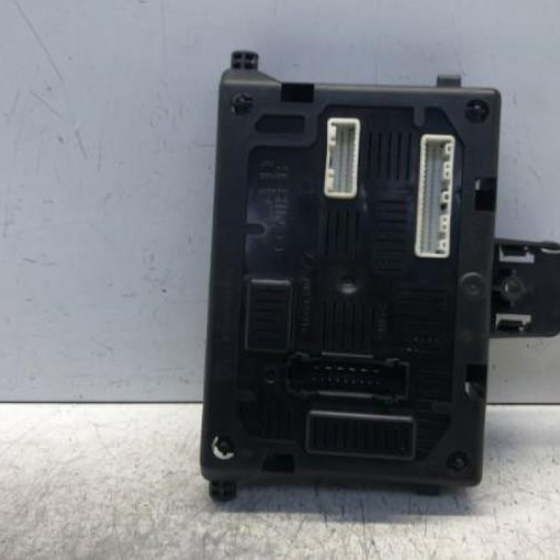 Boitier UCH RENAULT CLIO 3 Boitier UCH RENAULT CLIO 3
