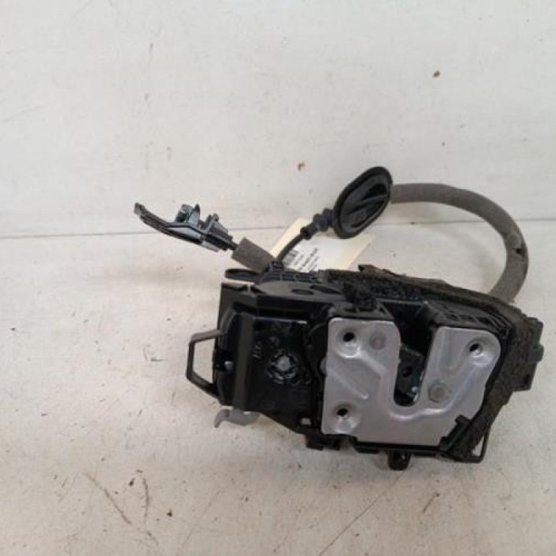 Serrure avant droit RENAULT CLIO 5 Serrure avant droit RENAULT CLIO 5