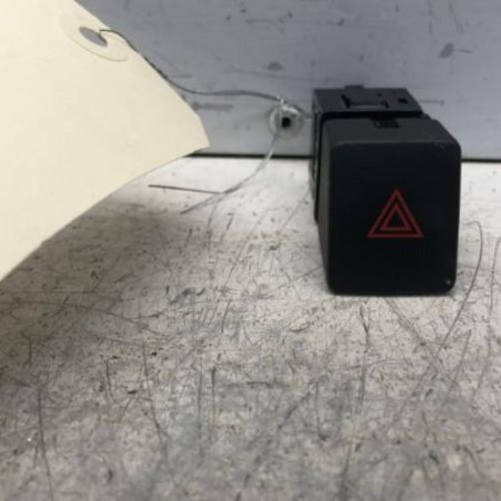 Bouton de warning NISSAN QASHQAI 2 Photo n°1