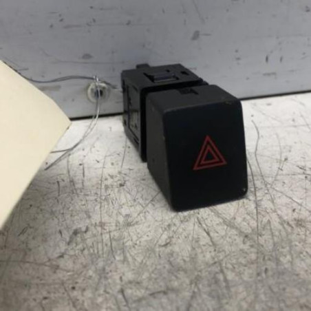 Bouton de warning NISSAN QASHQAI 2