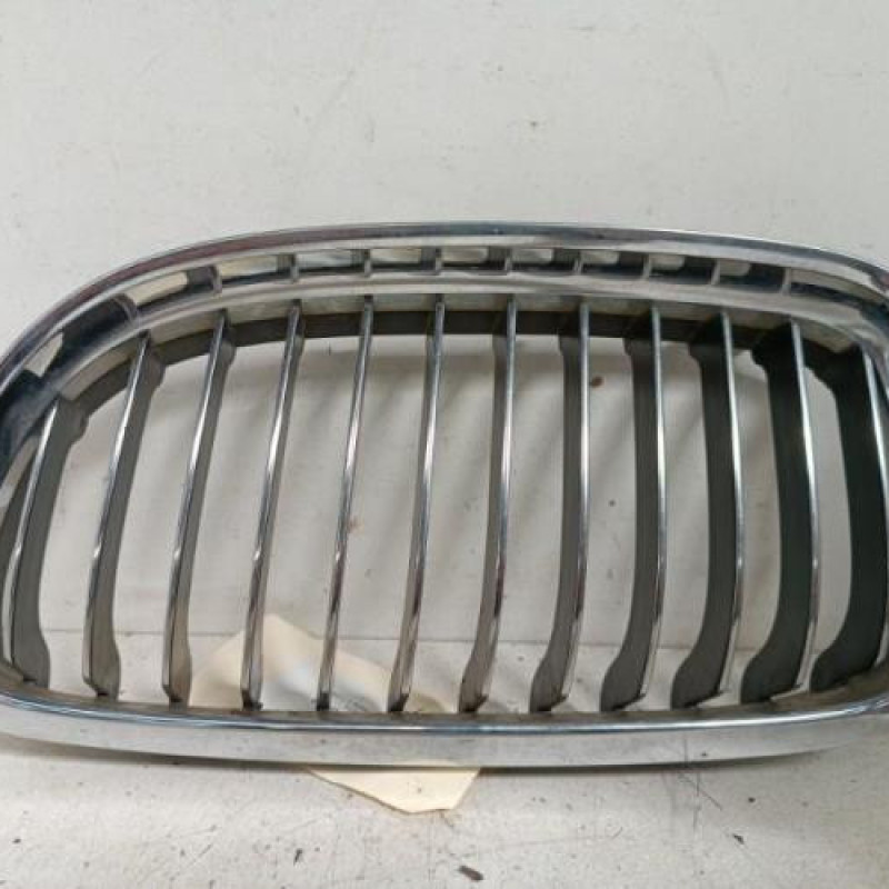 Calandre gauche BMW SERIE 3 E90 Calandre gauche BMW SERIE 3 E90