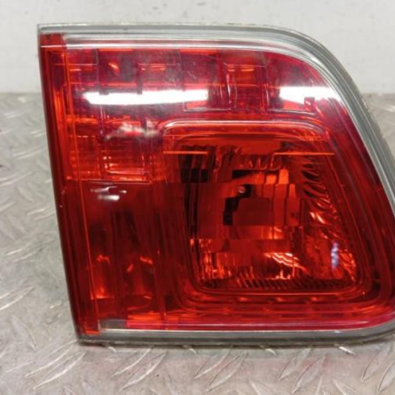 Feu arriere secondaire gauche (feux) TOYOTA AVENSIS 3