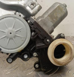 Leve vitre electrique avant gauche TOYOTA AVENSIS 3