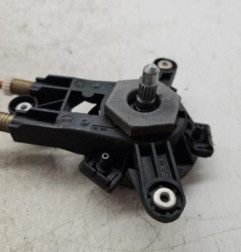 Leve vitre mecanique avant droit PEUGEOT 106