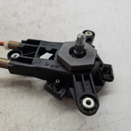 Leve vitre mecanique avant droit PEUGEOT 106