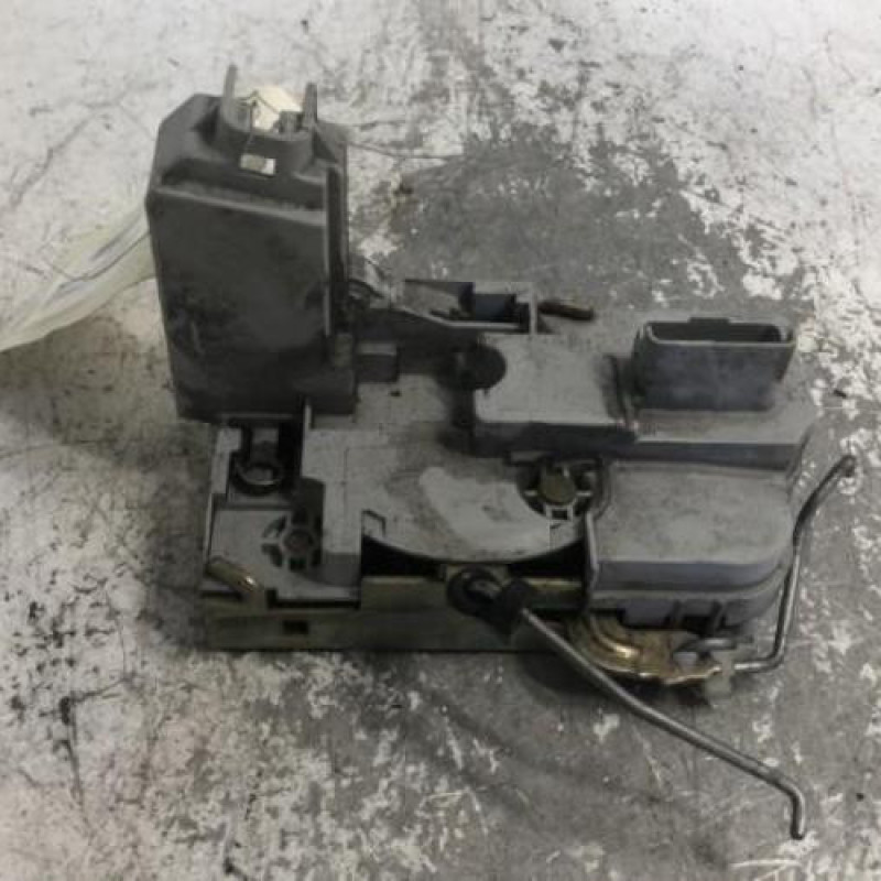 Serrure avant gauche PEUGEOT 307