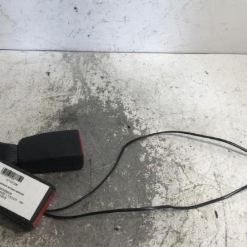 Attache ceinture arriere centrale OPEL ASTRA K