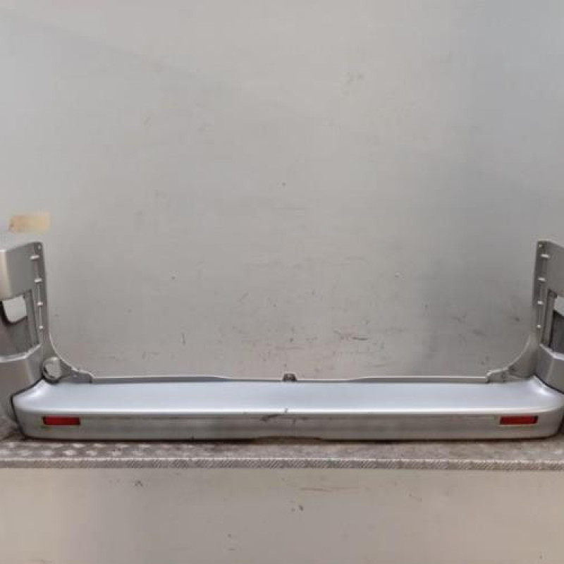 Pare choc arriere OPEL VIVARO 1