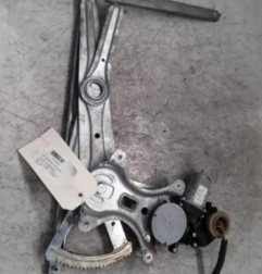 Leve vitre electrique arriere gauche TOYOTA COROLLA VERSO 2 Photo n°1