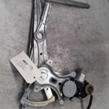 Leve vitre electrique arriere gauche TOYOTA COROLLA VERSO 2 Photo n°1