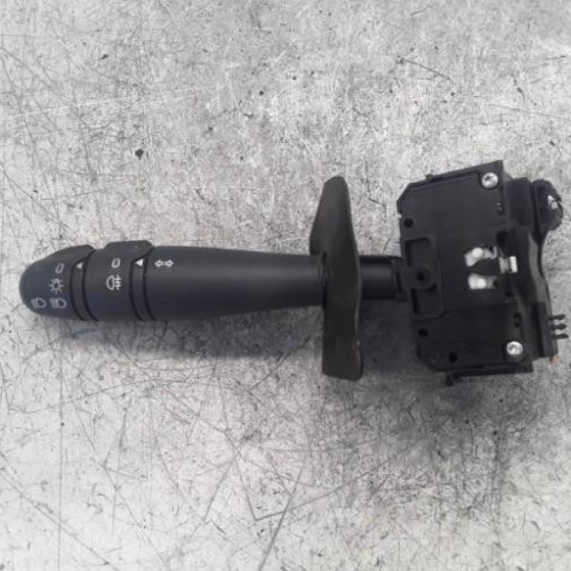 Commodo phare RENAULT CLIO 2 CAMPUS Commodo phare RENAULT CLIO 2 CAMPUS