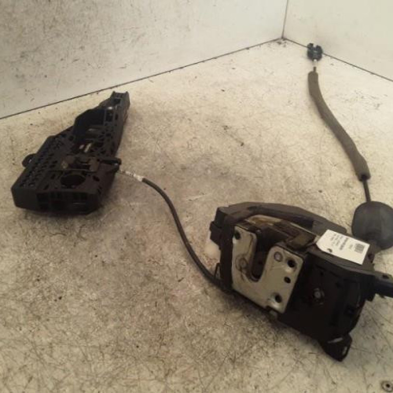 Serrure avant gauche RENAULT CLIO 4 Serrure avant gauche RENAULT CLIO 4