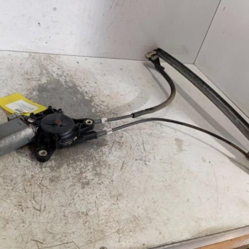 Leve vitre electrique avant gauche PEUGEOT 106