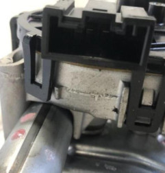 Moteur essuie glace avant BMW X3 E83 Photo n°3