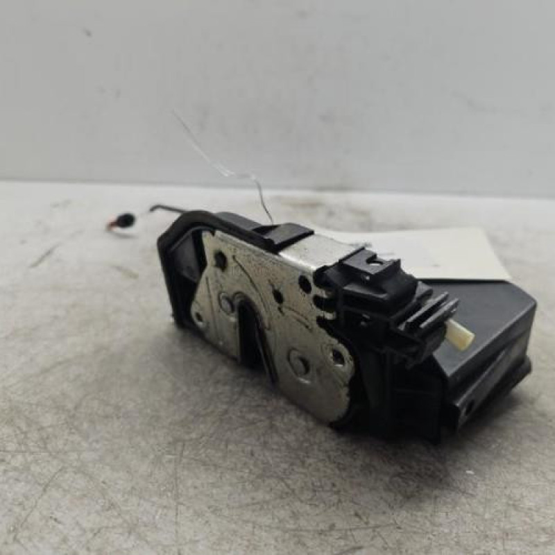 Serrure avant droit BMW SERIE 7 E65 Serrure avant droit BMW SERIE 7 E65