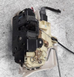 Serrure avant droit VOLKSWAGEN POLO 4