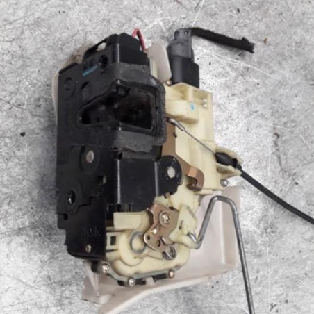 Serrure avant droit VOLKSWAGEN POLO 4
