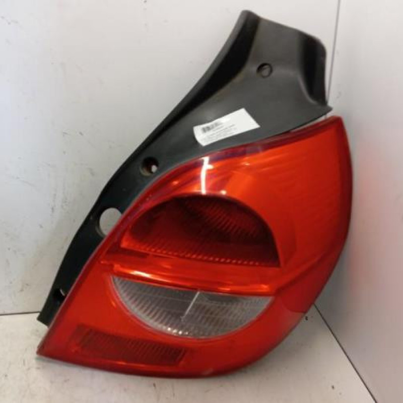 Feu arriere principal droit (feux) RENAULT CLIO 3 Feu arriere principal droit (feux) RENAULT CLIO 3