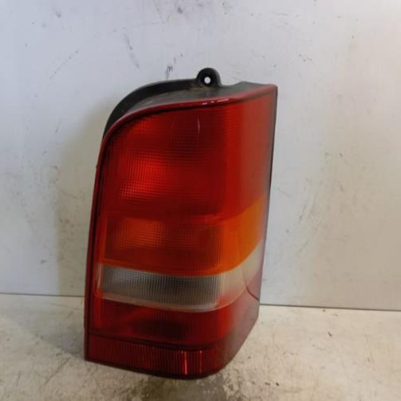 Feu arriere principal droit (feux) MERCEDES VITO 638 Feu arriere principal droit (feux) MERCEDES VITO 638