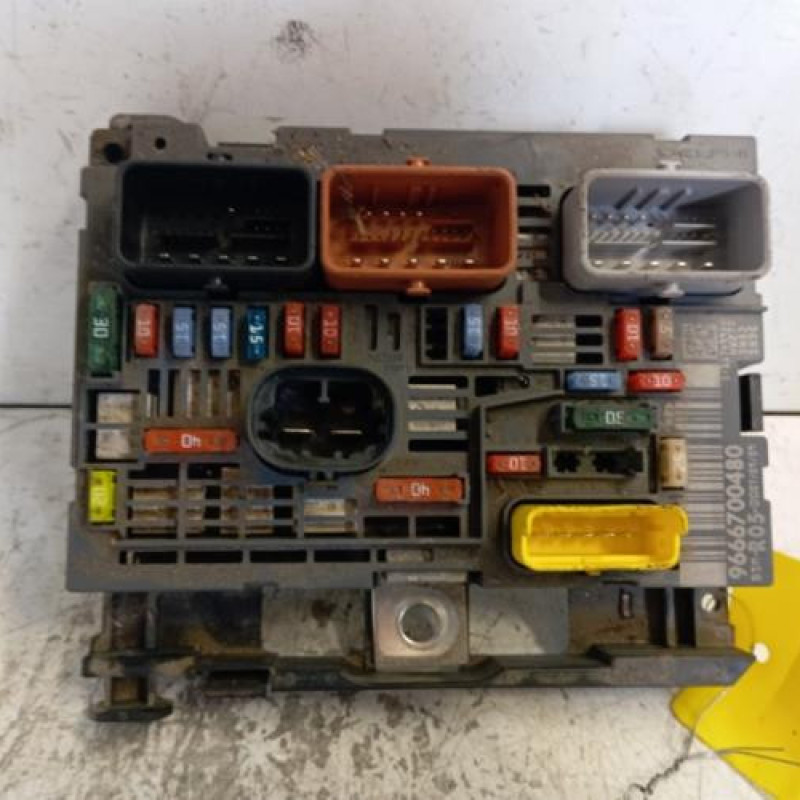 Boitier servitude moteur (BSM) CITROEN C4 1 Boitier servitude moteur (BSM) CITROEN C4 1