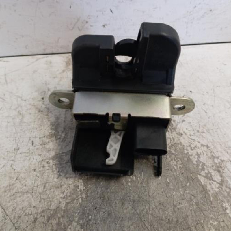 Serrure de coffre VOLKSWAGEN UP