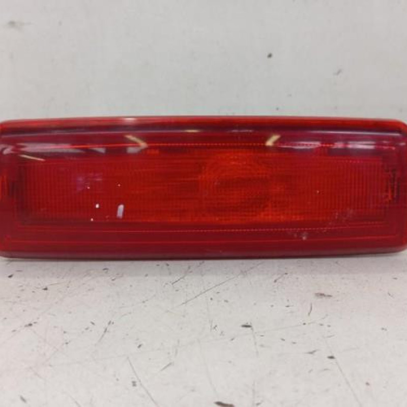 Feu arriere stop central RENAULT TRAFIC 3 COURT Feu arriere stop central RENAULT TRAFIC 3 COURT