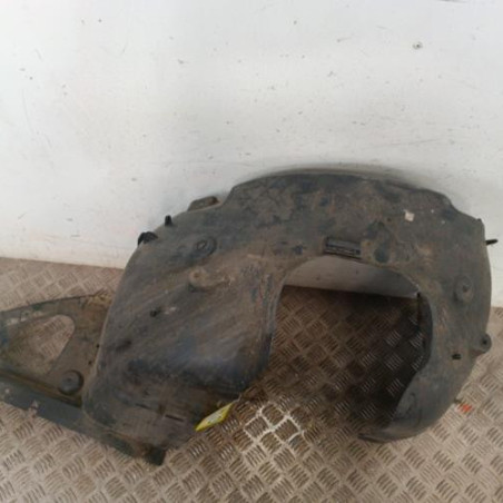 Pare boue avant gauche PEUGEOT 208 1