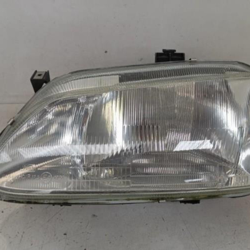 Optique avant principal gauche (feux)(phare) RENAULT MEGANE 1