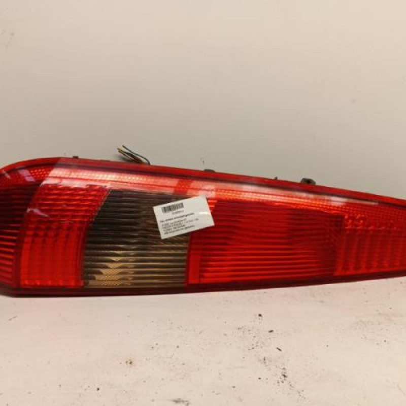 Feu arriere principal gauche (feux) FORD FIESTA 5 Feu arriere principal gauche (feux) FORD FIESTA 5