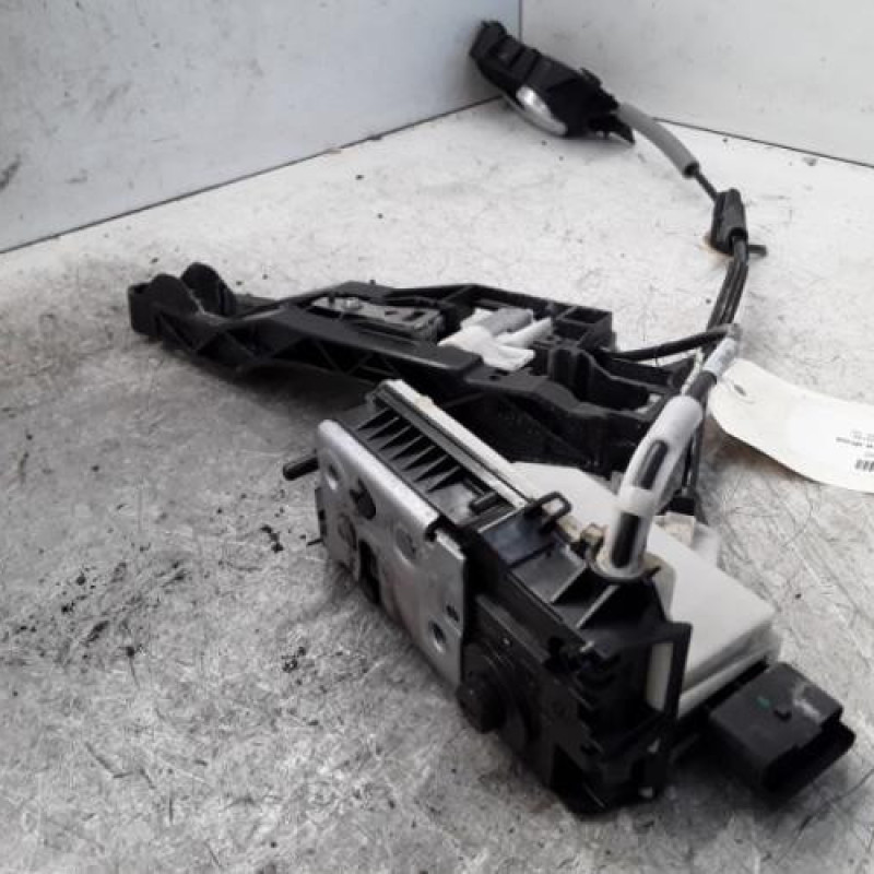 Serrure arriere droit PEUGEOT 208 1 Serrure arriere droit PEUGEOT 208 1