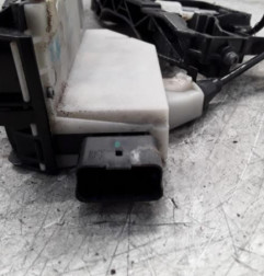 Serrure arriere droit PEUGEOT 208 1