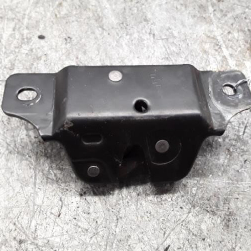 Serrure de hayon CITROEN SAXO Serrure de hayon CITROEN SAXO