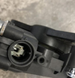 Leve vitre electrique avant droit VOLKSWAGEN UP Photo n°3