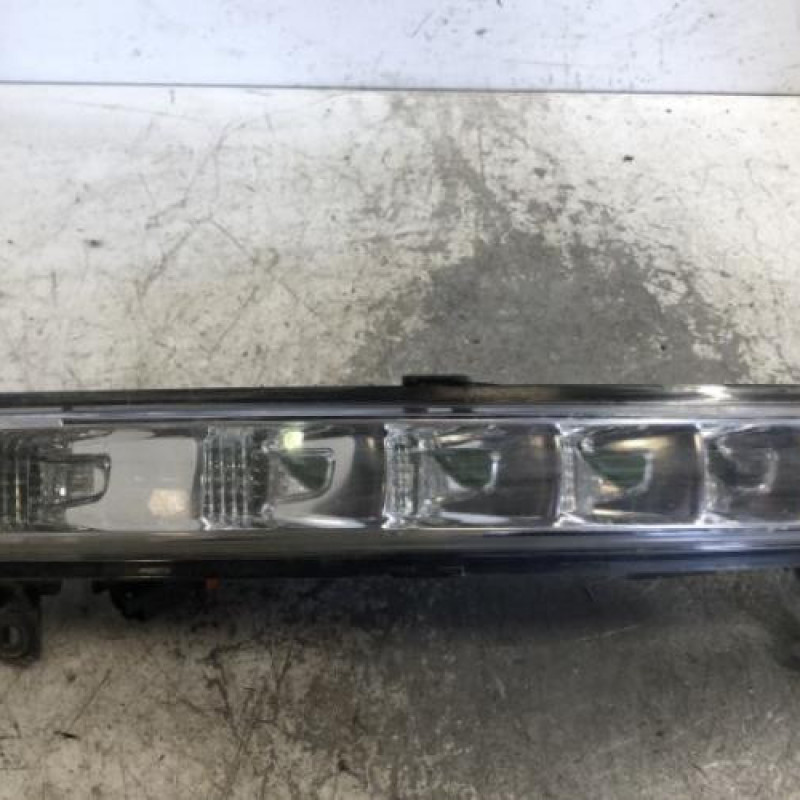 Feu diurne avant droit CITROEN C4 PICASSO 1 Feu diurne avant droit CITROEN C4 PICASSO 1