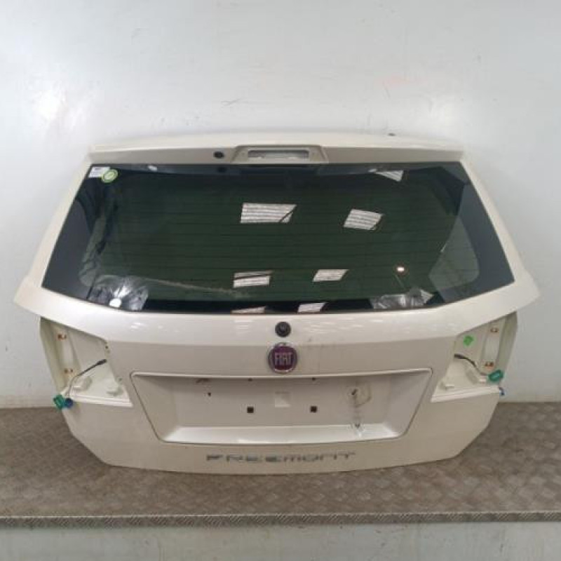 Malle/Hayon arriere FIAT FREEMONT Malle/Hayon arriere FIAT FREEMONT