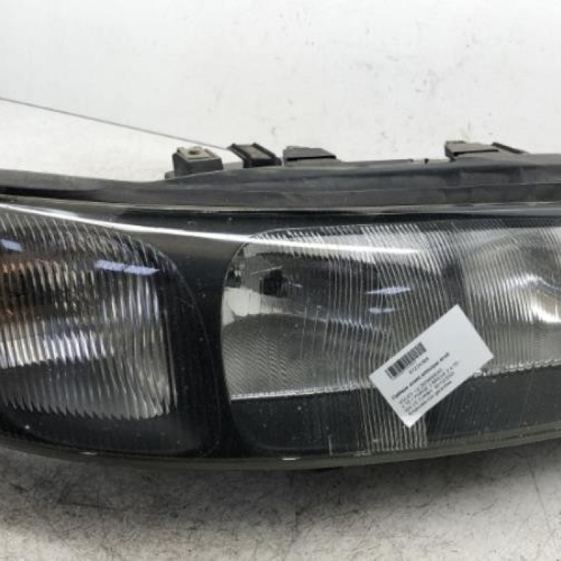 Optique avant principal droit (feux)(phare) VOLVO V 70 1