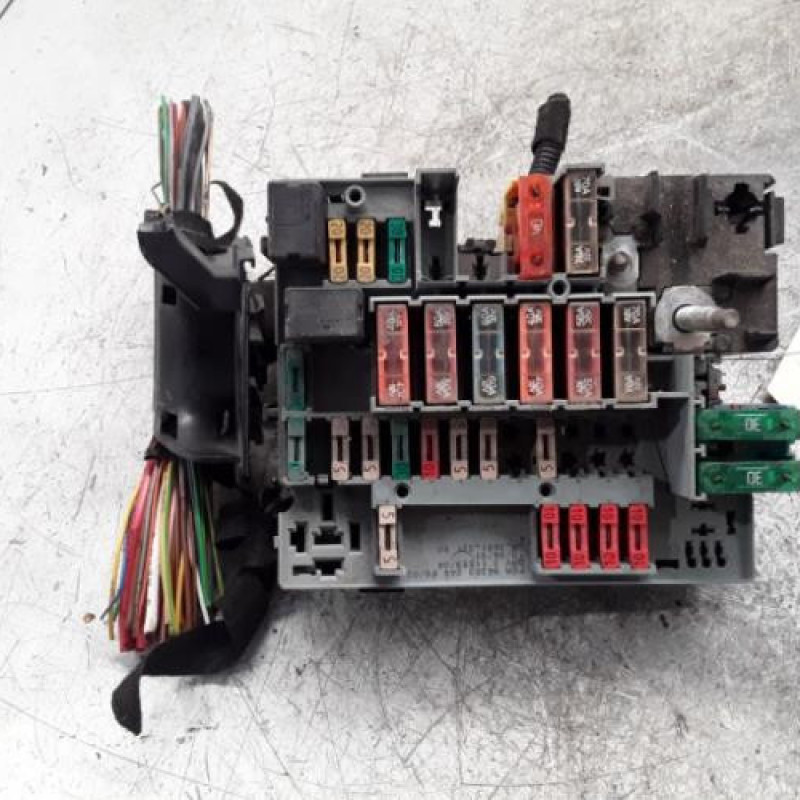 Boitier servitude moteur (BSM) PEUGEOT 206 Boitier servitude moteur (BSM) PEUGEOT 206