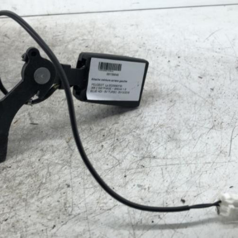 Attache ceinture arriere gauche PEUGEOT 308 2 SW