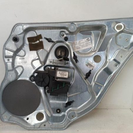 Leve vitre electrique arriere droit VOLKSWAGEN POLO 4 Photo n°1