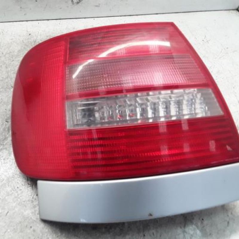 Feu arriere principal gauche (feux) AUDI A4 1 Feu arriere principal gauche (feux) AUDI A4 1