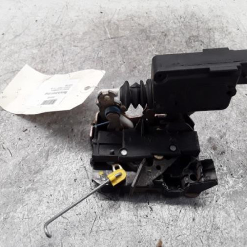 Serrure avant droit RENAULT TWINGO 1 Serrure avant droit RENAULT TWINGO 1
