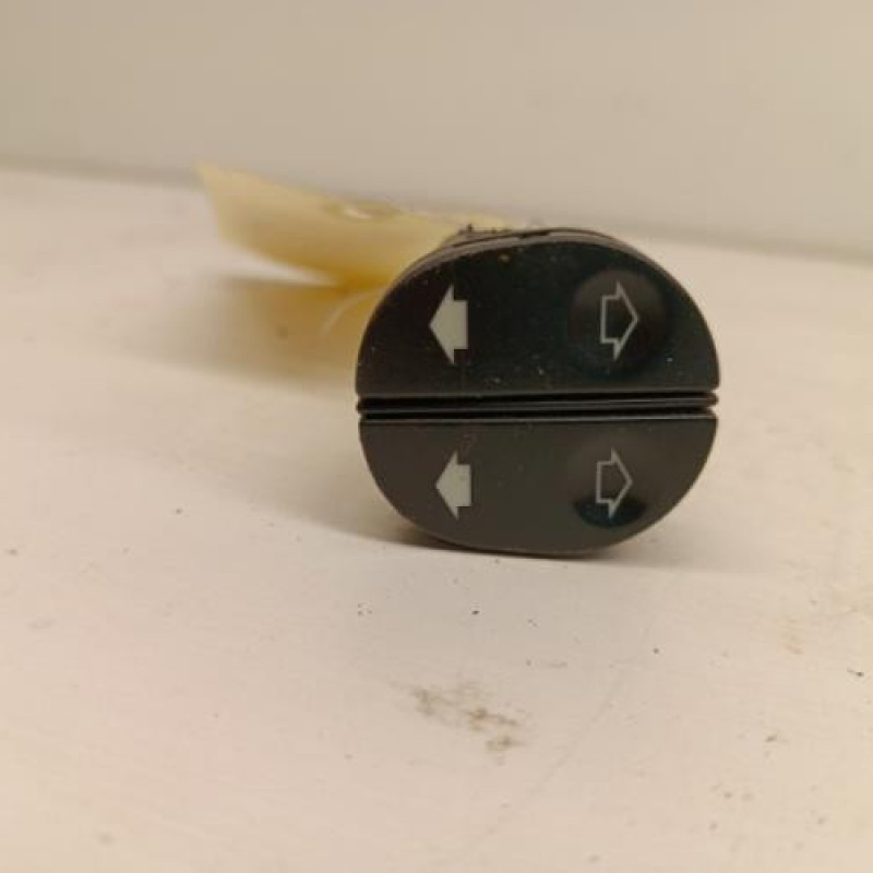 Interrupteur de leve vitre avant gauche FORD FIESTA 5