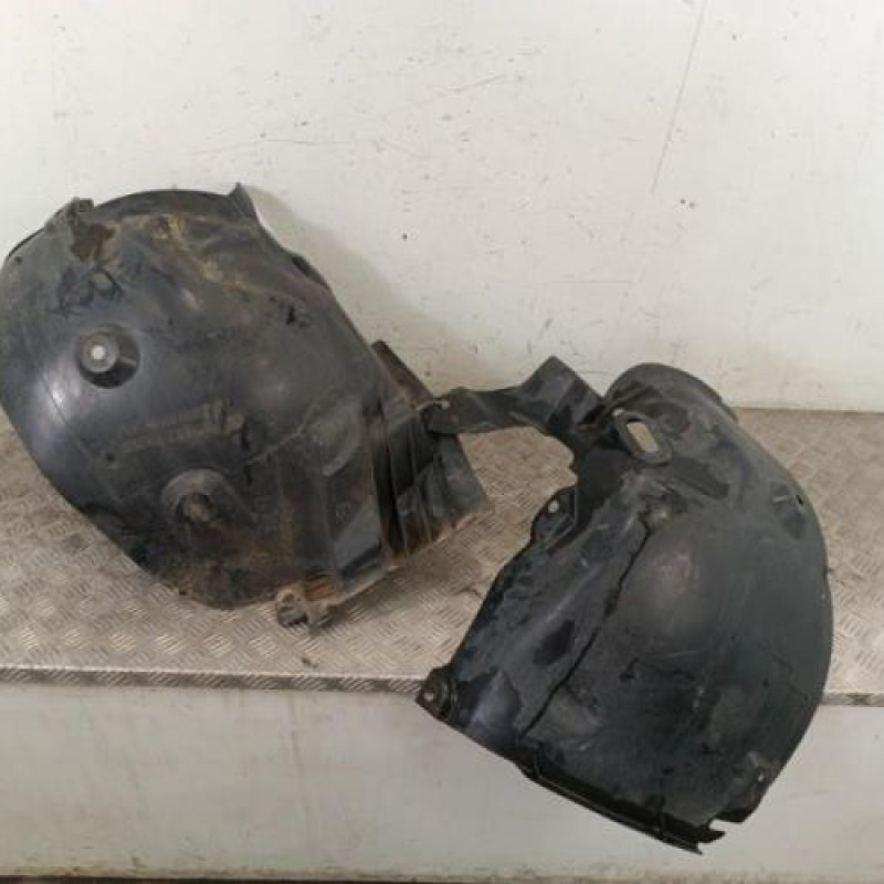 Pare boue avant gauche RENAULT MEGANE 3 Pare boue avant gauche RENAULT MEGANE 3