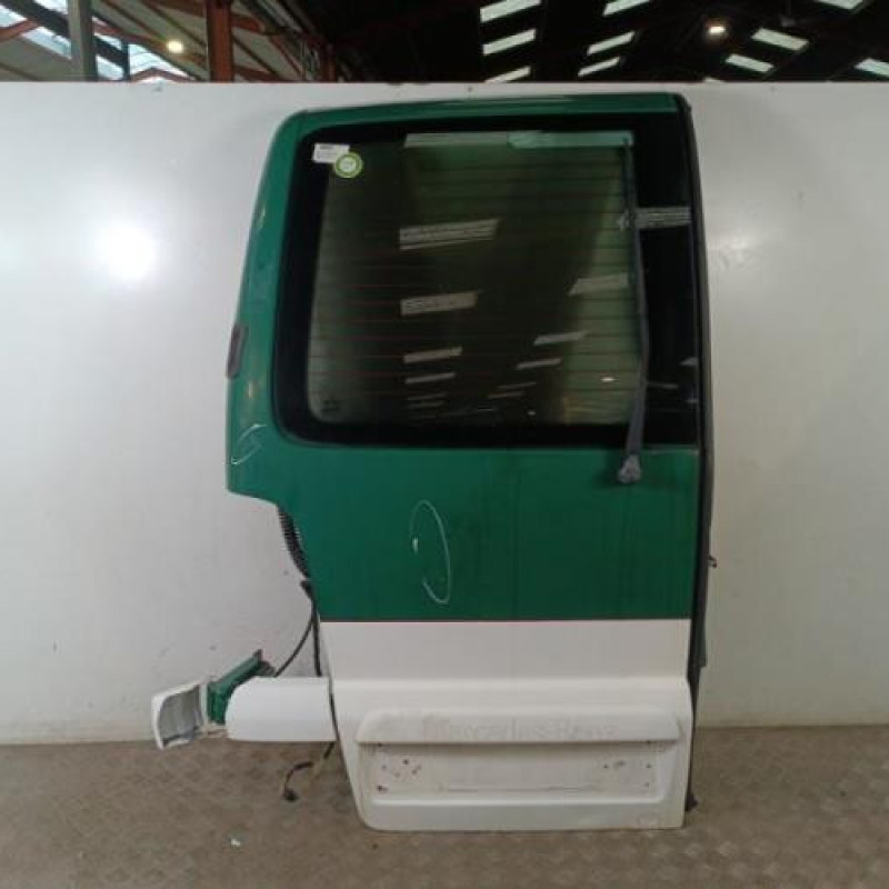 Porte de coffre gauche MERCEDES VITO 638 Porte de coffre gauche MERCEDES VITO 638