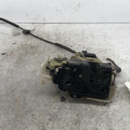 Serrure avant gauche VOLKSWAGEN PASSAT 4